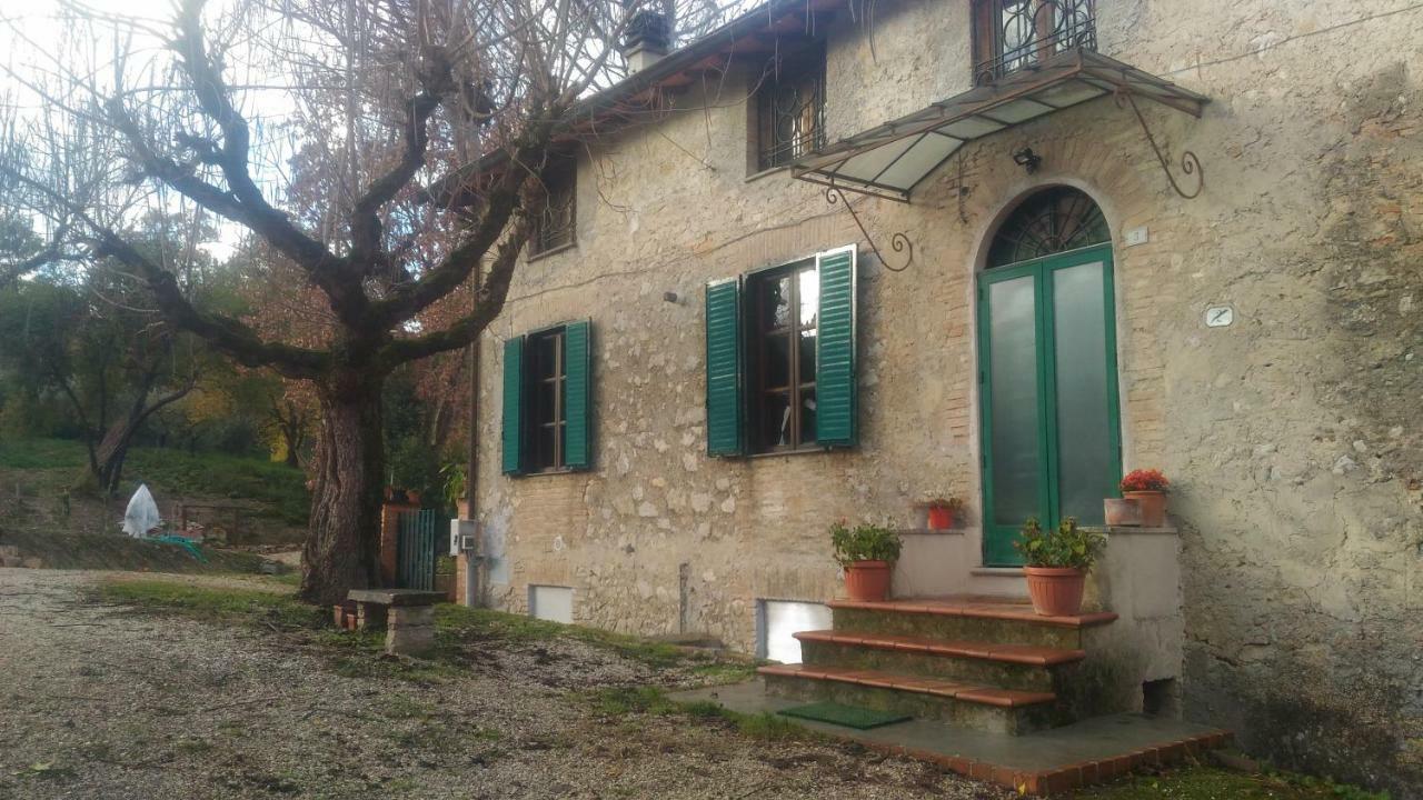 Gasthaus Baduerughe Poggio Mirteto Exterior foto