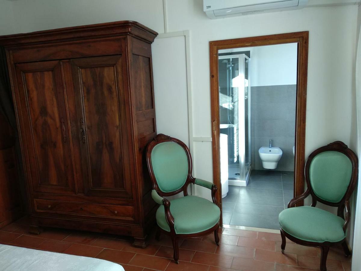 Gasthaus Baduerughe Poggio Mirteto Exterior foto